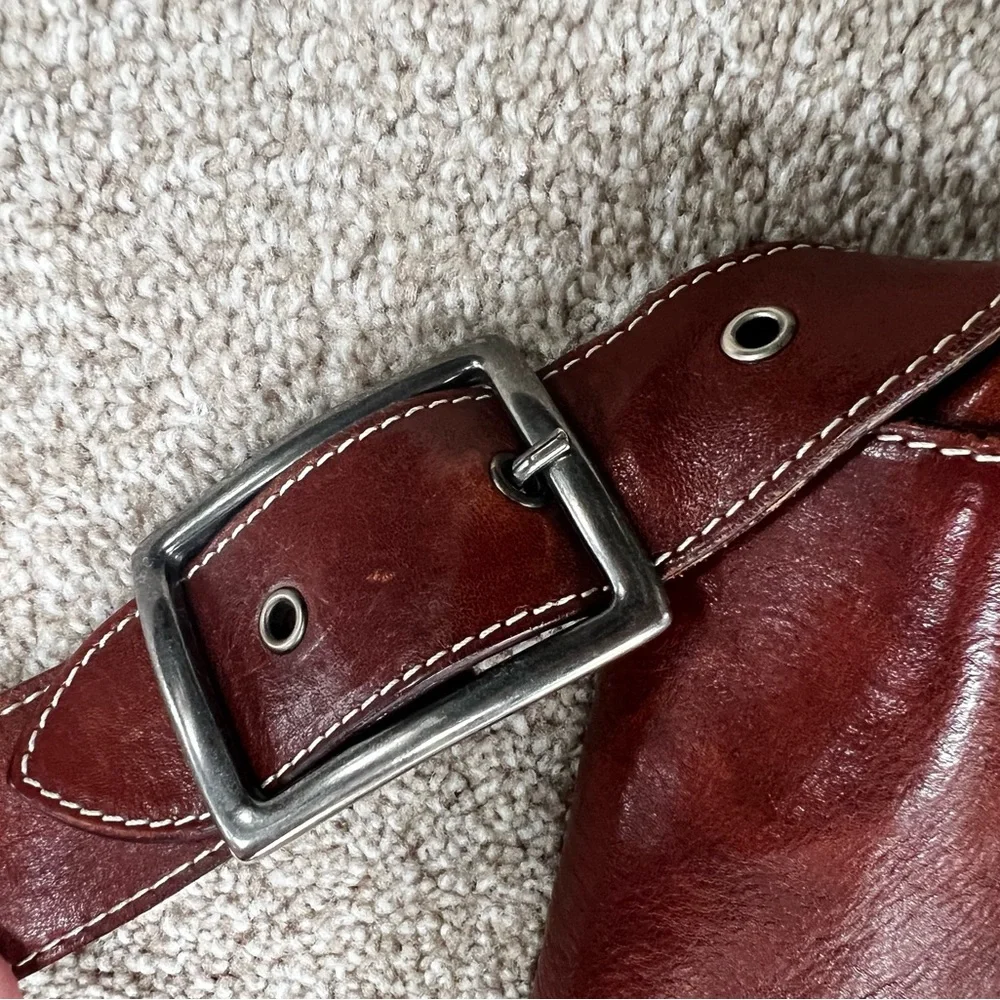 Kuhlman Italian Leather Messenger Crossbody Bag